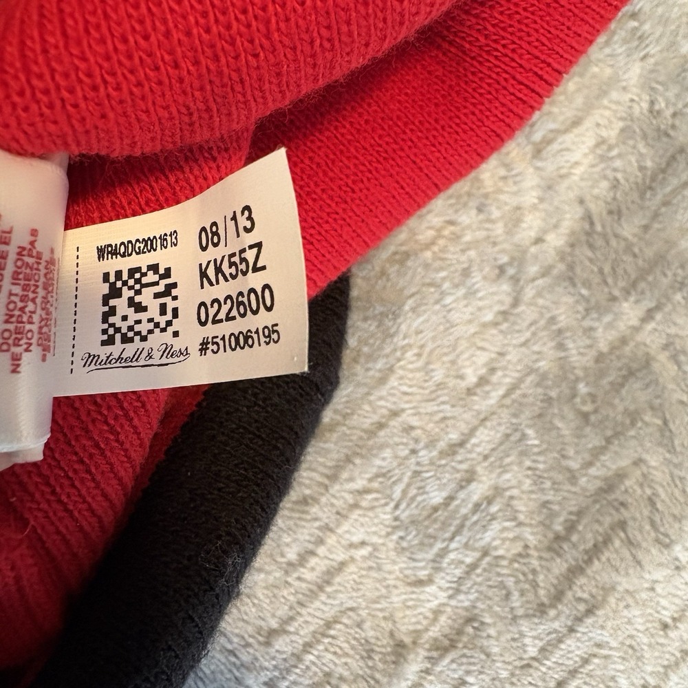 Atlanta Falcons Mitchell & Ness Winter Beanie NFL - Picture 8 of 8